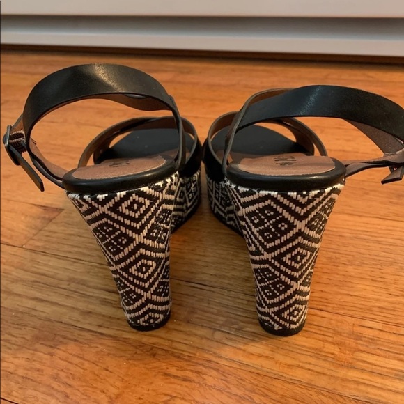 Mudd Wedge Sandals - Picture 3 of 4